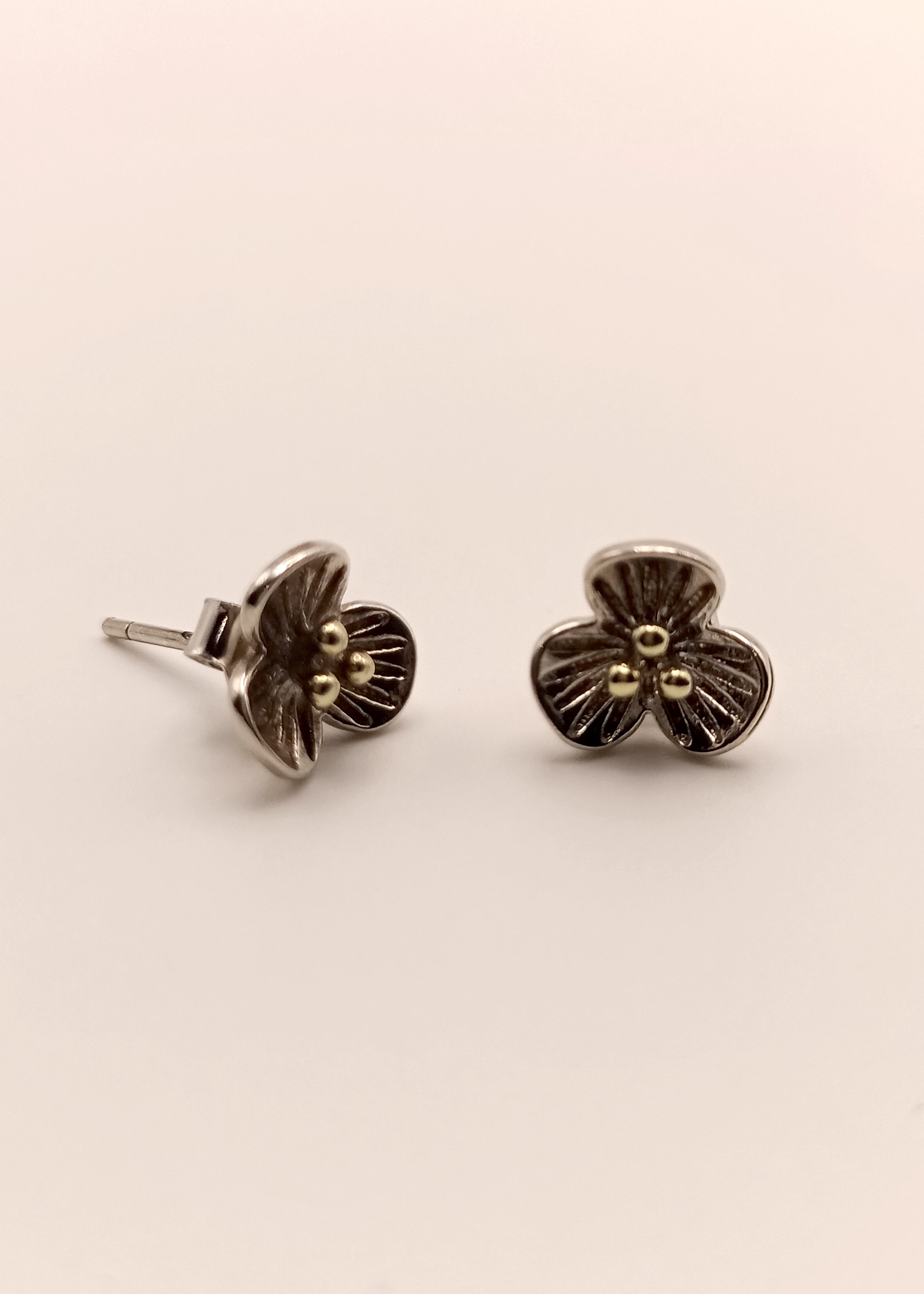 Flower Shine earrings