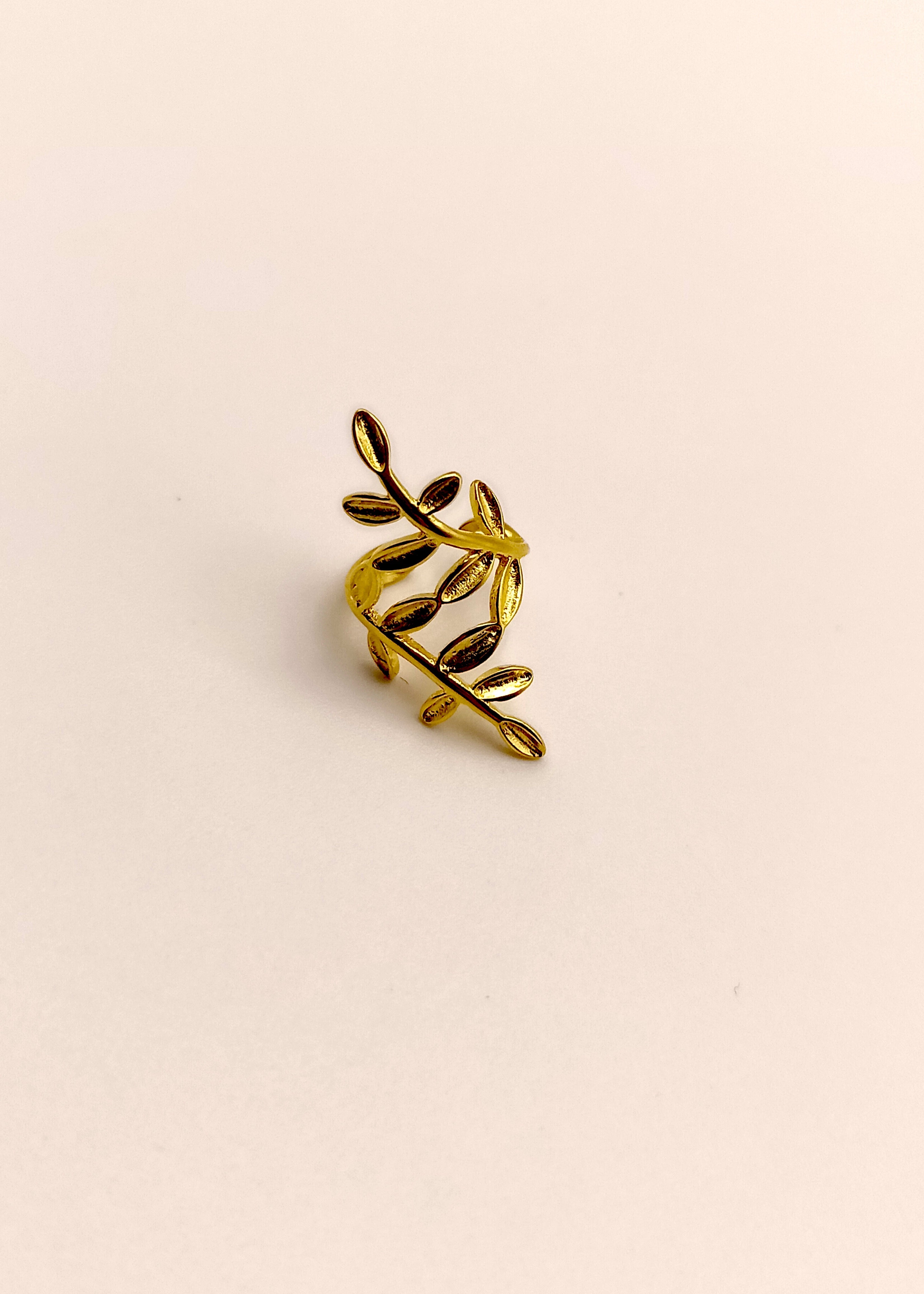 Sonhador ear cuff