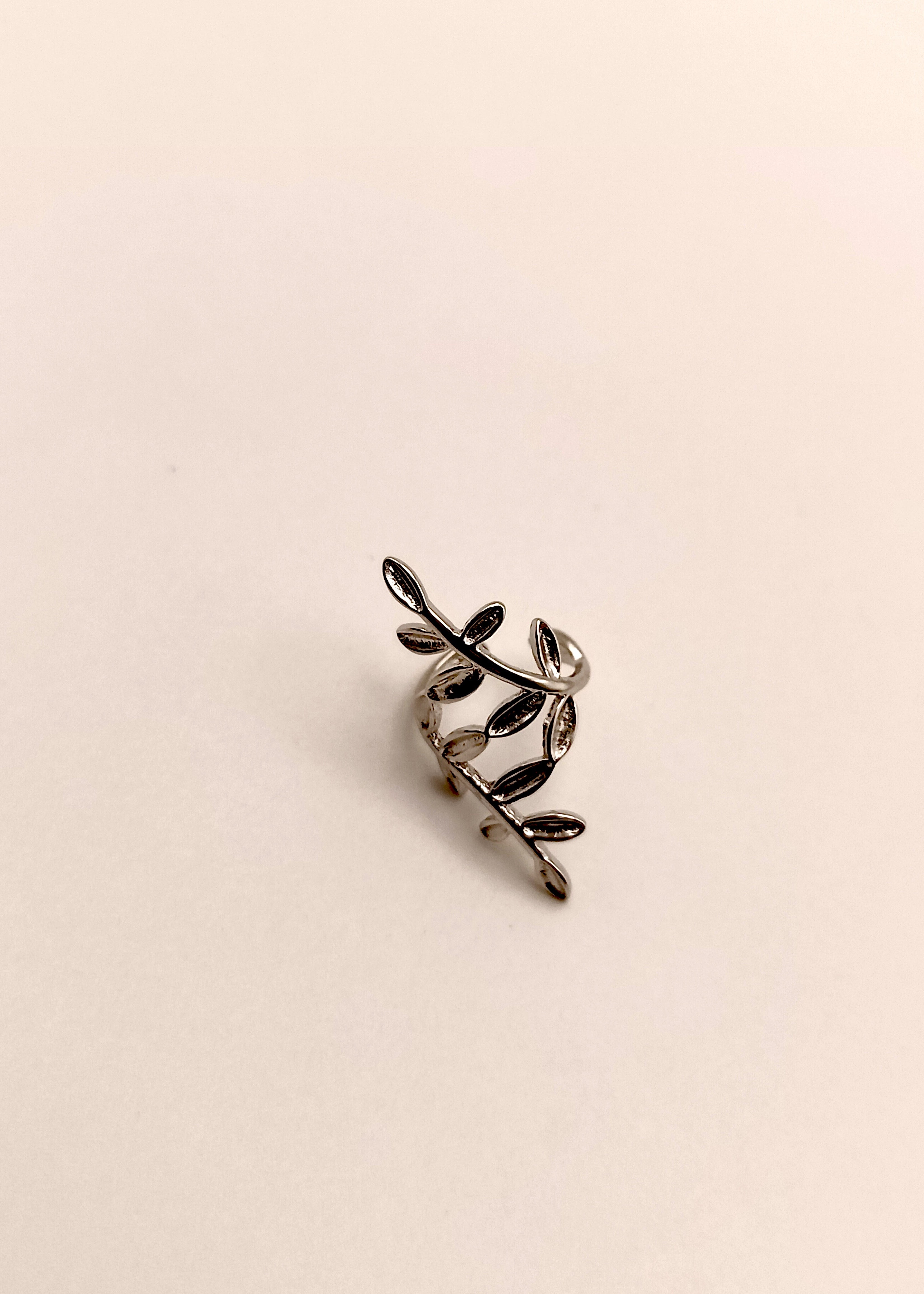 Sonhador ear cuff
