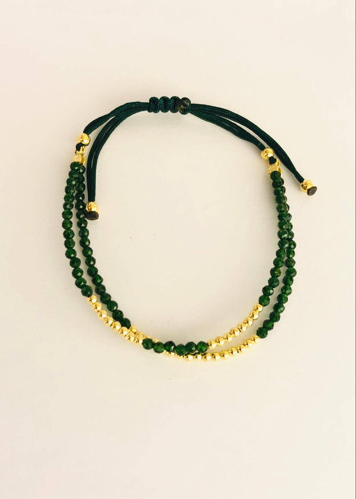 Pulseira verde de pedras naturais